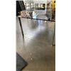 Image 2 : METAL BASE GLASSTOP COFFEE TABLE