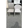 Image 1 : 2 GREY CHAIRS