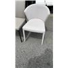 Image 2 : 2 GREY CHAIRS
