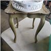 Image 3 : METAL BIRDCAGE AND VINTAGE STAND