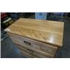 Image 2 : 4 DRAWER MAPLE CHEST OF DRAWERS