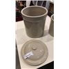 Image 2 : 2 MEDALTA CROCKS WITH LIDS - NUMBER 3 AND NUMBER 1