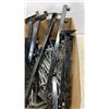 Image 2 : BOX OF SLATWALL HOOKS