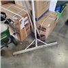 Image 2 : 2 GALLON GARDEN SPRAYER AND SCOTTS SPREADER WITH BUNDLE OF 4 GARDEN TOOLS