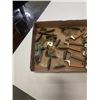 Image 2 : TRAY OF VINTAGE FURNITURE HARDWARE