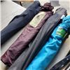 Image 2 : PATIO UMBRELLA AND 3 FOLDING CAMP CHAIRS