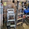 Image 1 : 4FT ALUMINUM A FRAME LADDER AND 5 FT A FRAME WOODEN LADDER