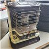 Image 1 : TOYOKUNI KEROSENE HEATER WORKING