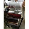 Image 2 : MOTOMASTER BATTERY CHARGER AND 500 WATT POWER INVERTER