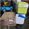 Image 1 : NEW TORK HAND TOWEL DISPENSER AND 2 COOLERS