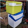 Image 2 : NEW TORK HAND TOWEL DISPENSER AND 2 COOLERS