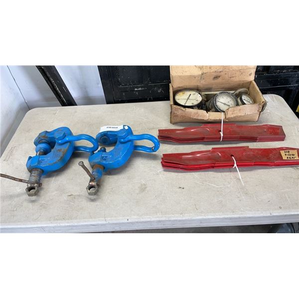 2 PLATE CLAMPS WITH 4 LAWN MOWER BLADES AND GAUGES