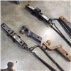 Image 3 : 2 SCISSOR JACKS, 3 TRAILER HITCHES AND EXTENDER
