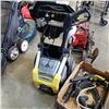 Image 2 : KARCHER 1900 PSI PRESSURE WASHER WITH TRAY OF SPARE GUNS/NOZZLES