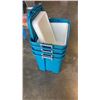 Image 2 : 7 TOTES WITH LIDS
