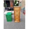 Image 1 : 4 DRAWER OAK FILING CABINET AND 2 DRAWER METAL FILING CABINET