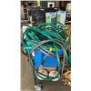 Image 1 : TOTE OF GARDEN HOSE