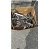 Image 2 : 7 PCS OF GRIDWALL 1FT X 5FT AND BOX OF SHELF SUPPORTS