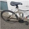 Image 3 : BLACK AND GREY RALEIGH BIKE
