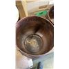 Image 8 : 2 METAL PLANTER POTS, 2 WOOD CANNISTERS AND ARTIFICIAL PLANTS