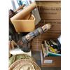 Image 8 : BOX OF CARVED WOOD ITEMS AND COLLECTIBLES
