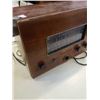 Image 2 : ANTIQUE ROGERS MAGESTIC RADIO