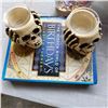 Image 2 : CRYSTAL SKULL WITH 2 SKULL SHOT GLASSES AND JUDITH TURNER BOOK