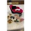 Image 1 : LOT OF JEWELRY, JEWELRY BOX, PINS, POCKET MIRROR