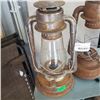 Image 2 : 3 DIETZ NO 80 BLIZZARD OIL LAMPS 2 WITH GLASS