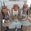 Image 1 : 3 DIETZ NO 80 BLIZZARD OIL LAMPS 2 WITH GLASS