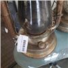 Image 8 : 3 DIETZ NO 80 BLIZZARD OIL LAMPS 2 WITH GLASS