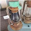 Image 2 : 3 DIETZ NO 80 BLIZZARD OIL LAMPS WITH GLASS