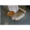 Image 3 : STRESSLESS EKORNES RECLINER WITH SWING TRAY - RETAIL $2000