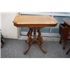 Image 1 : ANTIQUE OAK ENDTABLE WITH GLASS FEET