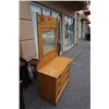 Image 2 : VINTAGE 3 DRAWER DRESSER WITH MIRROR