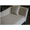 Image 2 : WHITE CHAISE