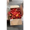 Image 2 : 8 BOUQUETS WITH GLASS VASES AND FALL DECOR