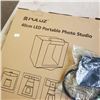 Image 2 : PULUZ 40CM LED PORTABLE PHOTO STUDIO NO CORD AND DISPLAY PORT SPLITTER