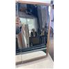 Image 2 : 3 DOOR MIRRORED MEDICINE CABINET