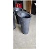 Image 2 : 4 BLACK DECORATIVE PLANTER STANDS