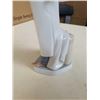 Image 3 : LLADRO 4602 DOCTOR PORCELAIN FIGURE 14 INCHES