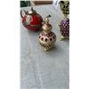 Image 2 : DECORATIVE EGGS AND DECORATIVE TEAPOT