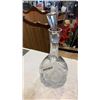 Image 2 : 4 VINTAGE CRYSTAL AND CUT GLASS DECANTERS