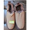 Image 1 : Brown Slippers