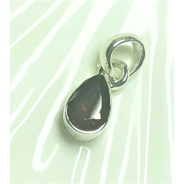 BZ322-79 SILVER GARNET PENDANT