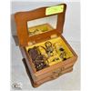 Image 1 : JEWELRY BOX WITH CONTENTS