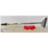 Image 1 : 8" ADJUSTABLE RAZOR FLOOR SCRAPER