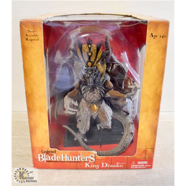 MCFARLANE LEGEND OF THE BLADE HUNTERS KING DRAAKO