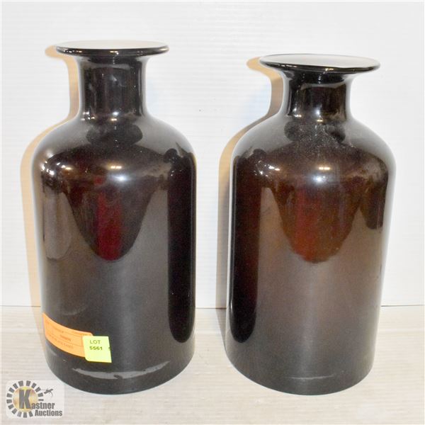 PAIR OF BLACK VASES