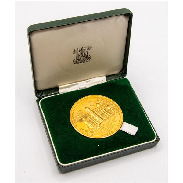 TOWER OF LONDON BRITISH MEDAL IN CASE